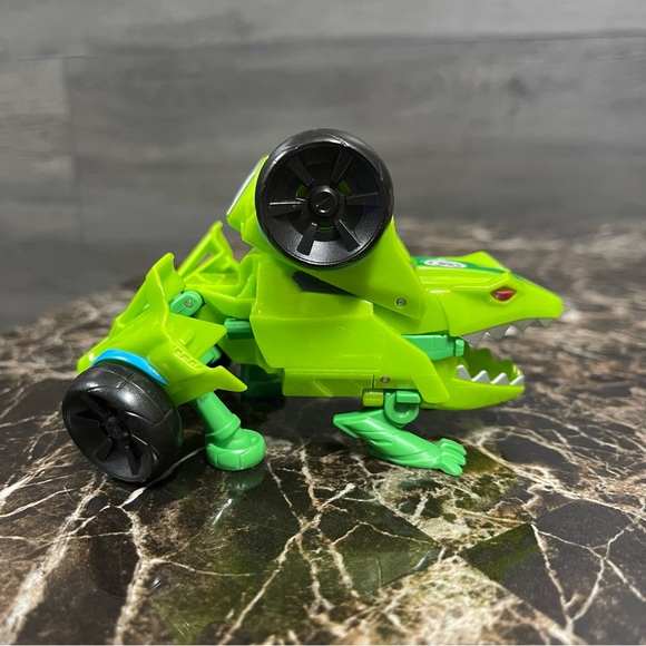 SPRINGLOAD One Step Changer Transformers Robots in Disguise 2015 - Picture 2 of 12